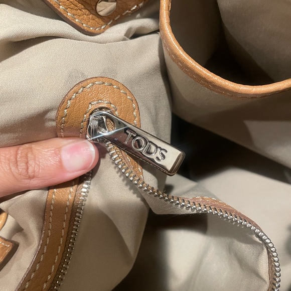Tod's QUIET LUX Tote - Picture 15 of 17